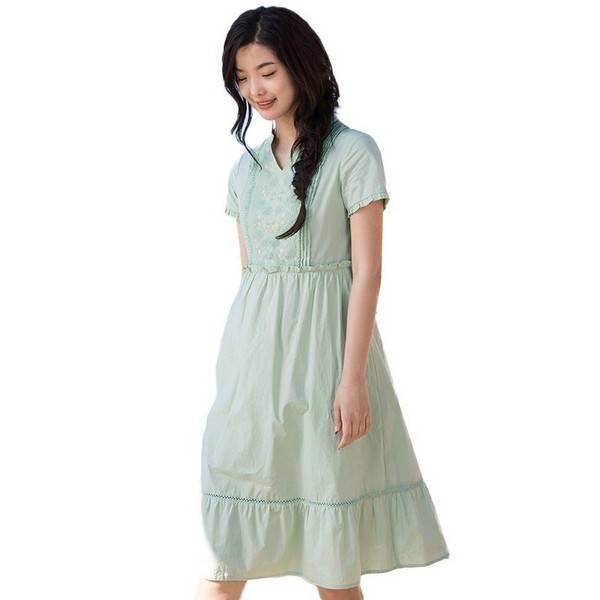 冰爽解暑，淺綠色連衣裙回歸清新自然
